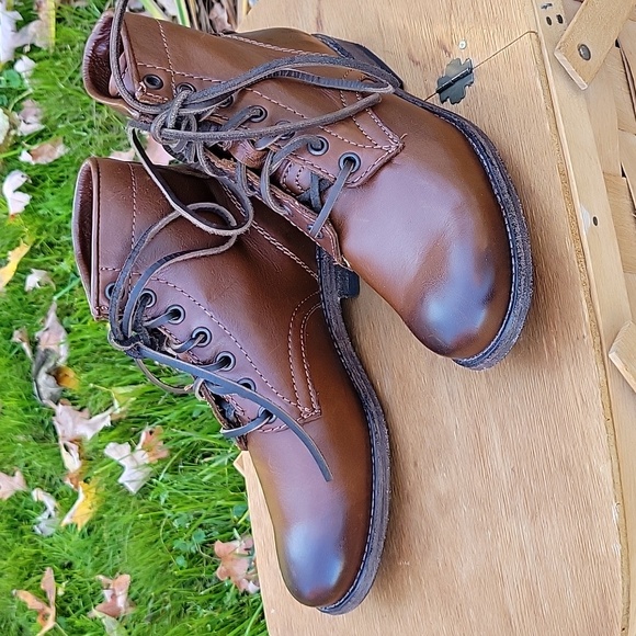 NWOB Frye Tyler lace-up boots size 5.5/6N - Picture 3 of 14